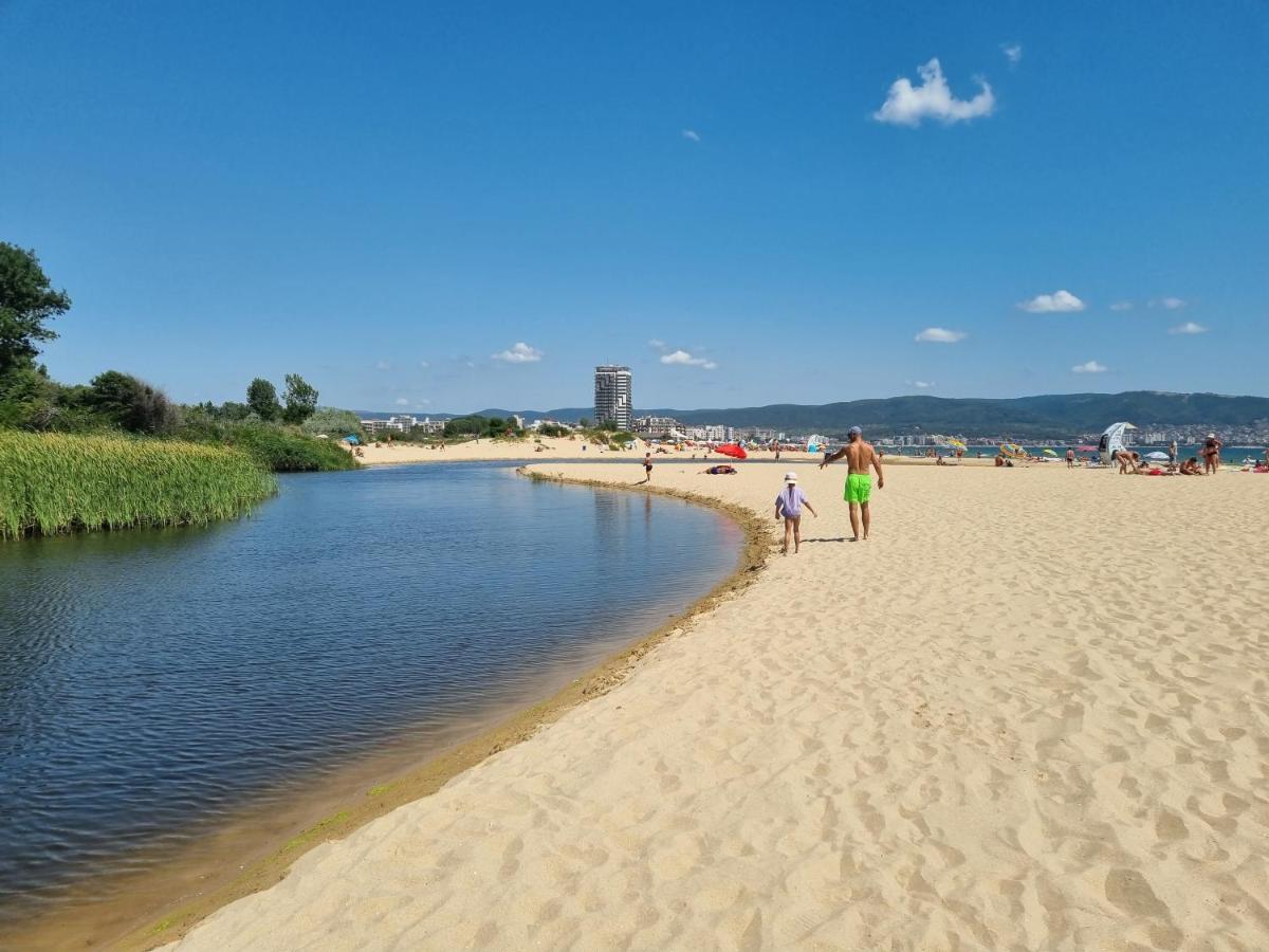 Studio Apartment With Balcony 300M From Beach Сонячний Берег Екстер'єр фото