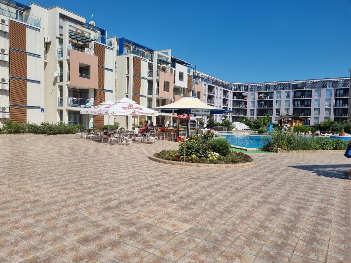 Studio Apartment With Balcony 300M From Beach Сонячний Берег Екстер'єр фото