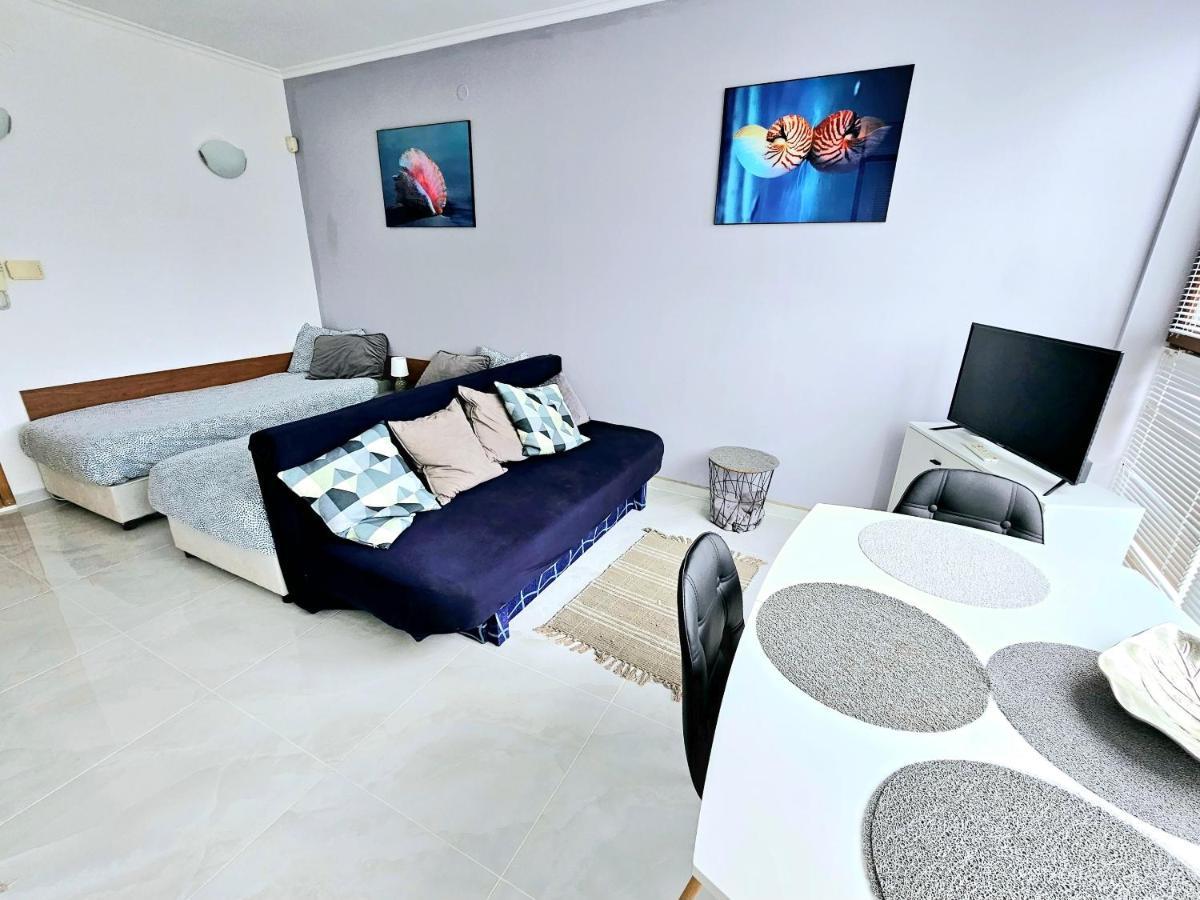 Studio Apartment With Balcony 300M From Beach Сонячний Берег Екстер'єр фото