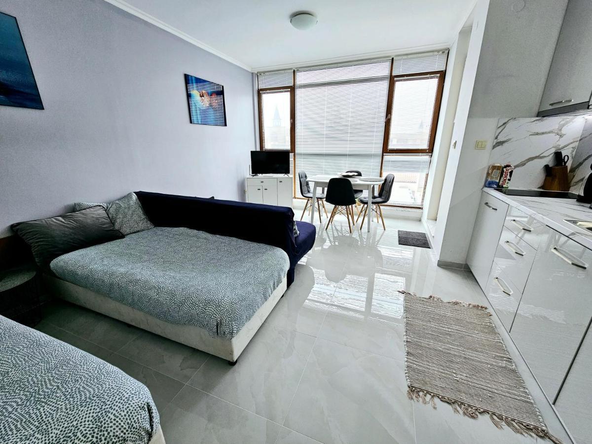 Studio Apartment With Balcony 300M From Beach Сонячний Берег Екстер'єр фото